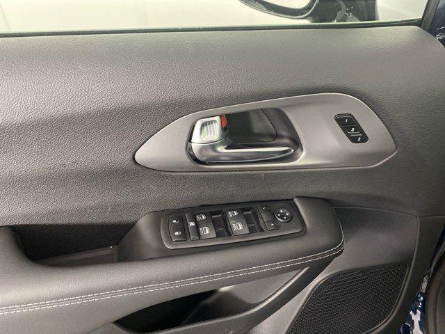 new 2025 Chrysler Pacifica car, priced at $46,220