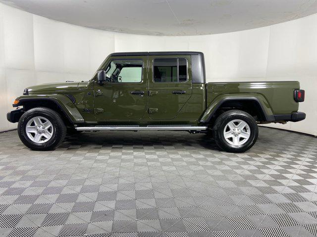 used 2022 Jeep Gladiator car, priced at $29,400