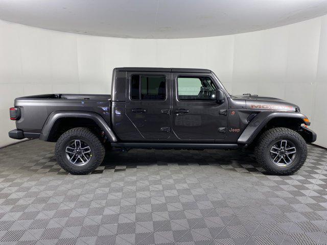 new 2025 Jeep Gladiator car, priced at $48,677