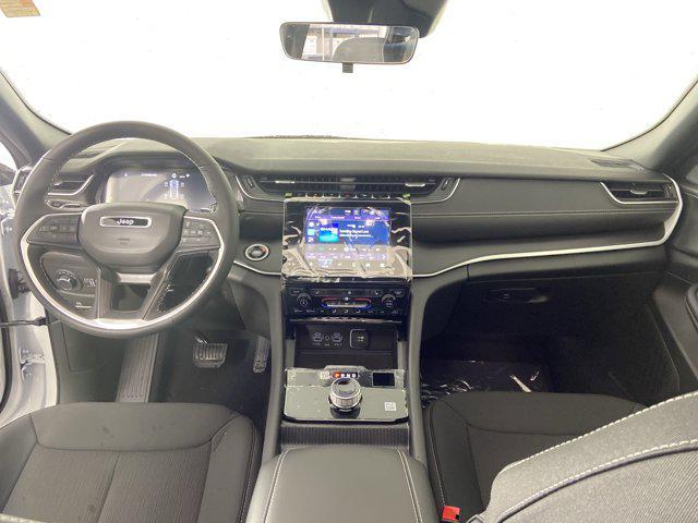 new 2025 Jeep Grand Cherokee car, priced at $39,308