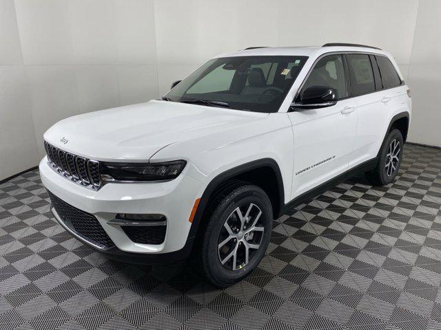 new 2025 Jeep Grand Cherokee car, priced at $41,715