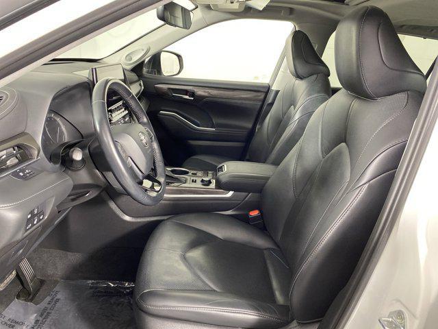 used 2020 Toyota Highlander car, priced at $30,900