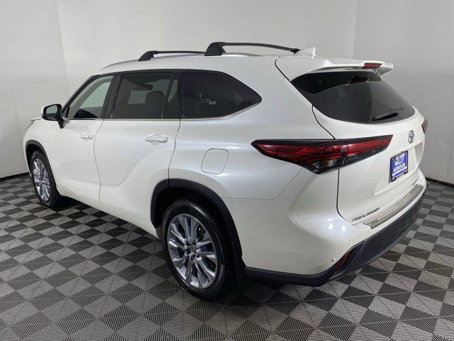 used 2020 Toyota Highlander car, priced at $30,900