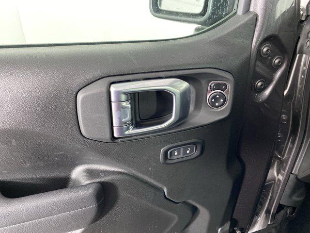 new 2025 Jeep Wrangler car, priced at $51,105
