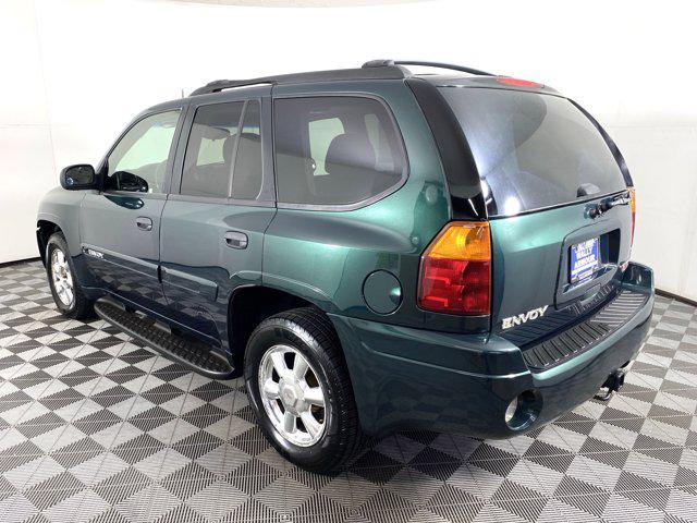 used 2005 GMC Envoy car, priced at $3,988