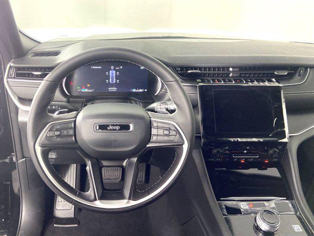 new 2025 Jeep Grand Cherokee car, priced at $41,004