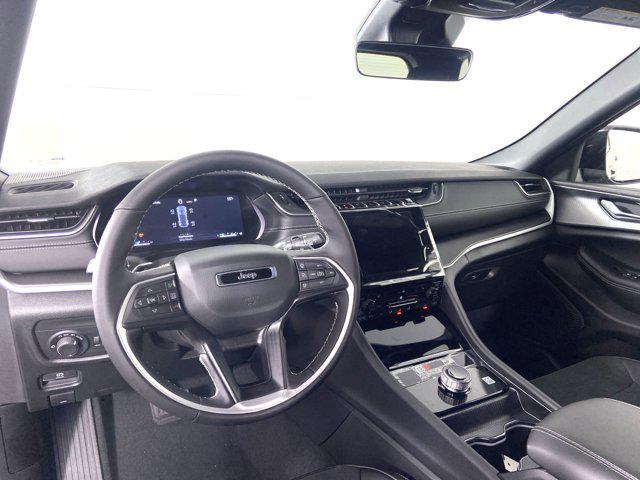 new 2025 Jeep Grand Cherokee car, priced at $41,004