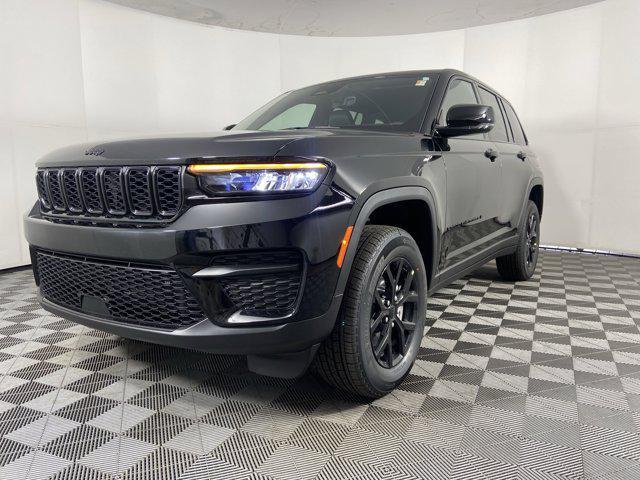 new 2025 Jeep Grand Cherokee car, priced at $41,004