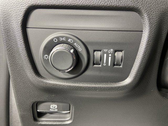 new 2025 Jeep Grand Cherokee car, priced at $41,004