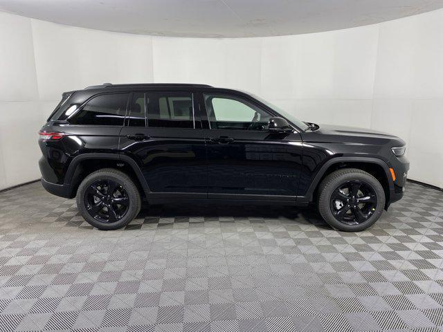 new 2025 Jeep Grand Cherokee car, priced at $47,635