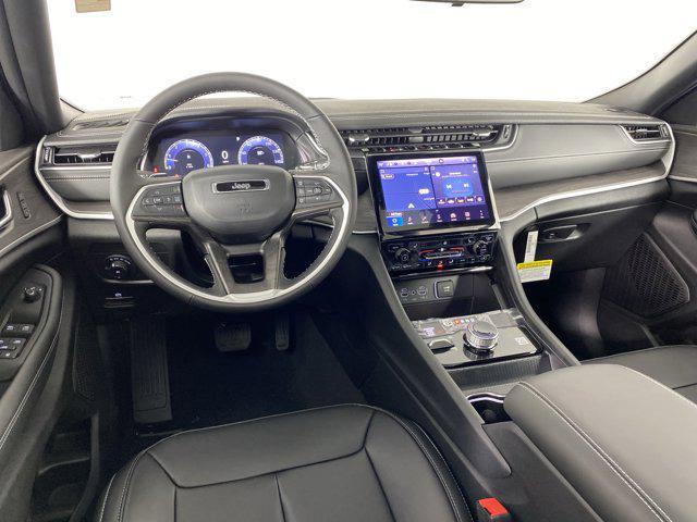new 2025 Jeep Grand Cherokee car, priced at $47,635