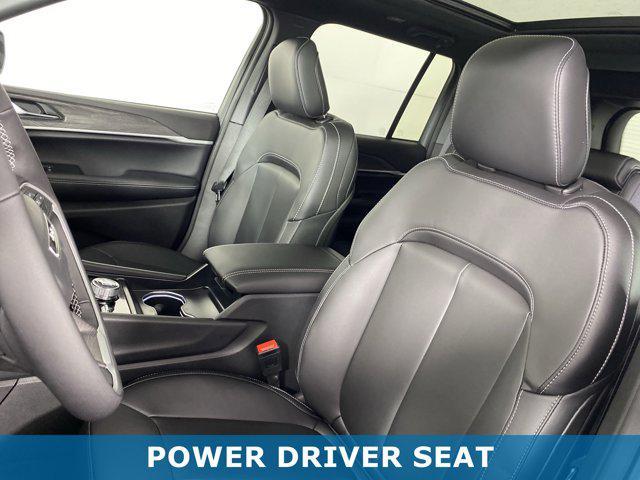 new 2025 Jeep Grand Cherokee car, priced at $45,376