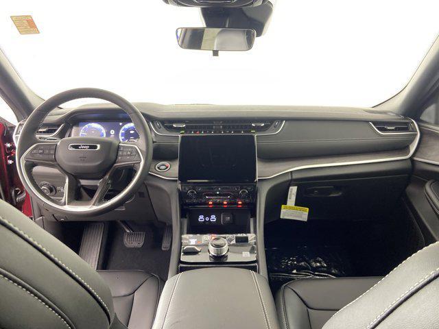 new 2025 Jeep Grand Cherokee car, priced at $43,605