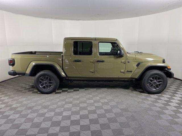 new 2025 Jeep Gladiator car, priced at $45,325