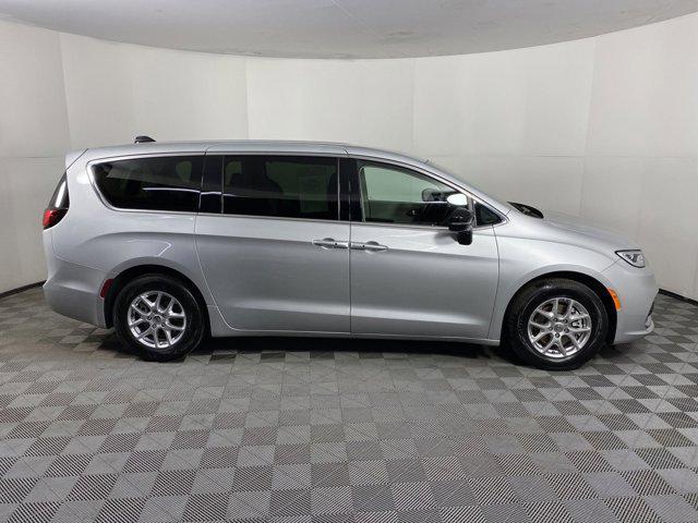 used 2024 Chrysler Pacifica car, priced at $31,700