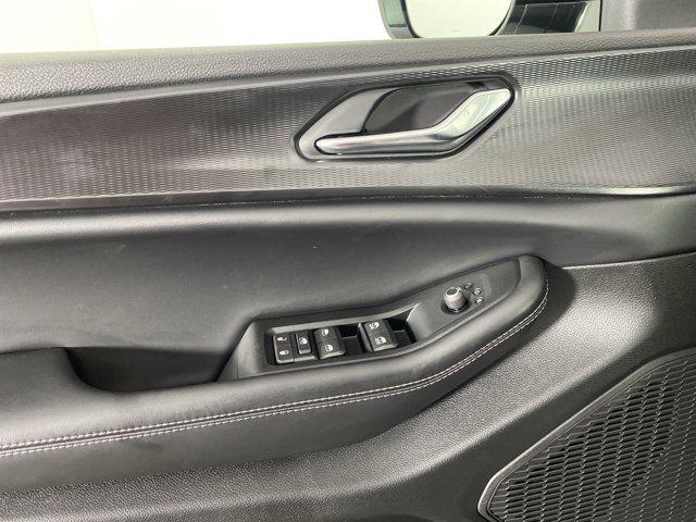 new 2025 Jeep Grand Cherokee car, priced at $41,529