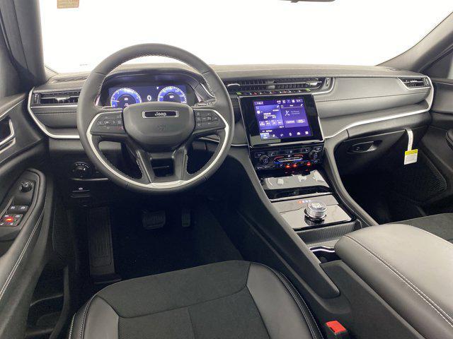 new 2025 Jeep Grand Cherokee car, priced at $41,529