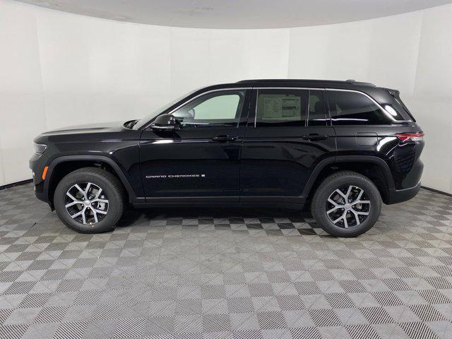 new 2025 Jeep Grand Cherokee car, priced at $41,716