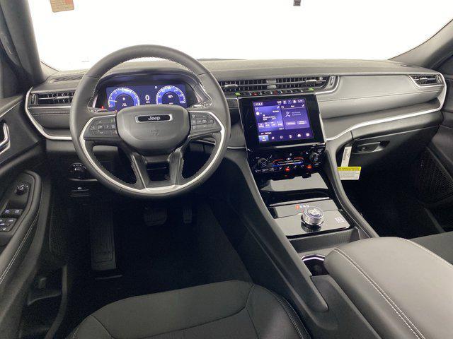 new 2025 Jeep Grand Cherokee car, priced at $42,825