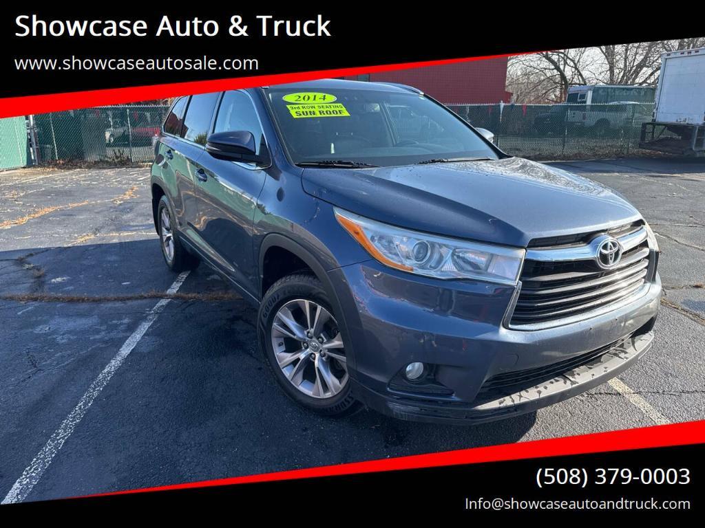 used 2014 Toyota Highlander car, priced at $13,900