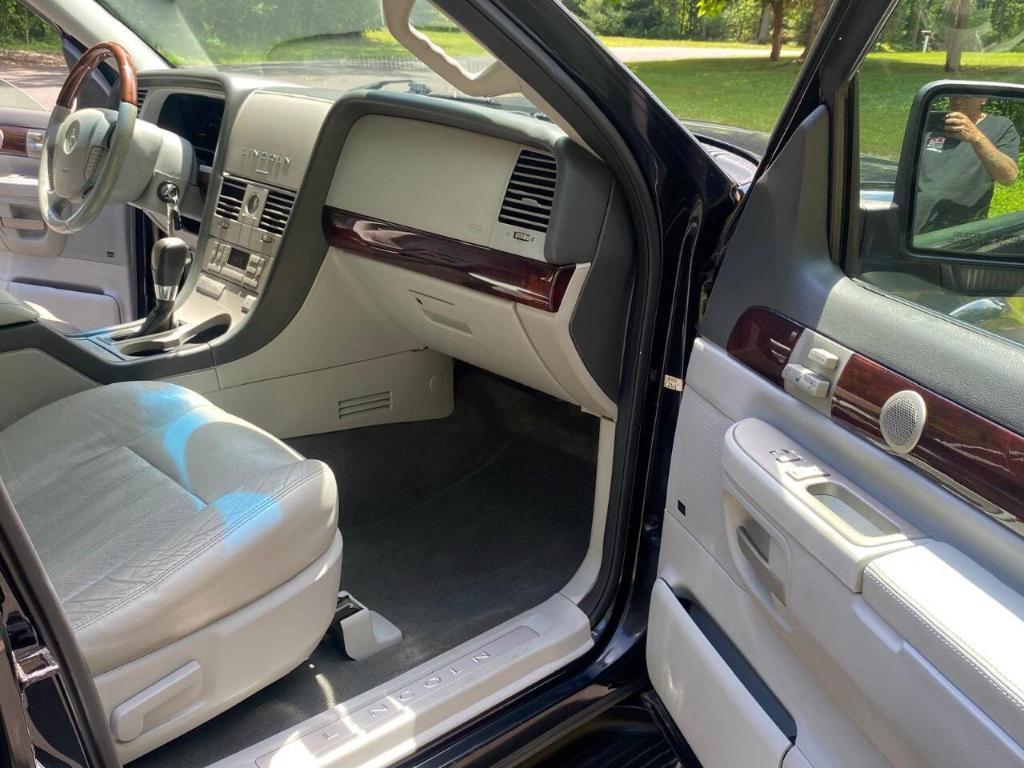 used 2005 Lincoln Aviator car, priced at $5,900