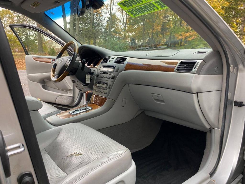 used 2005 Lexus ES 330 car, priced at $4,995