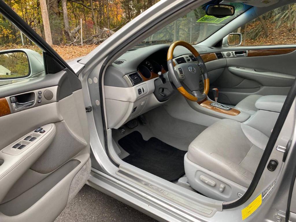 used 2005 Lexus ES 330 car, priced at $4,995