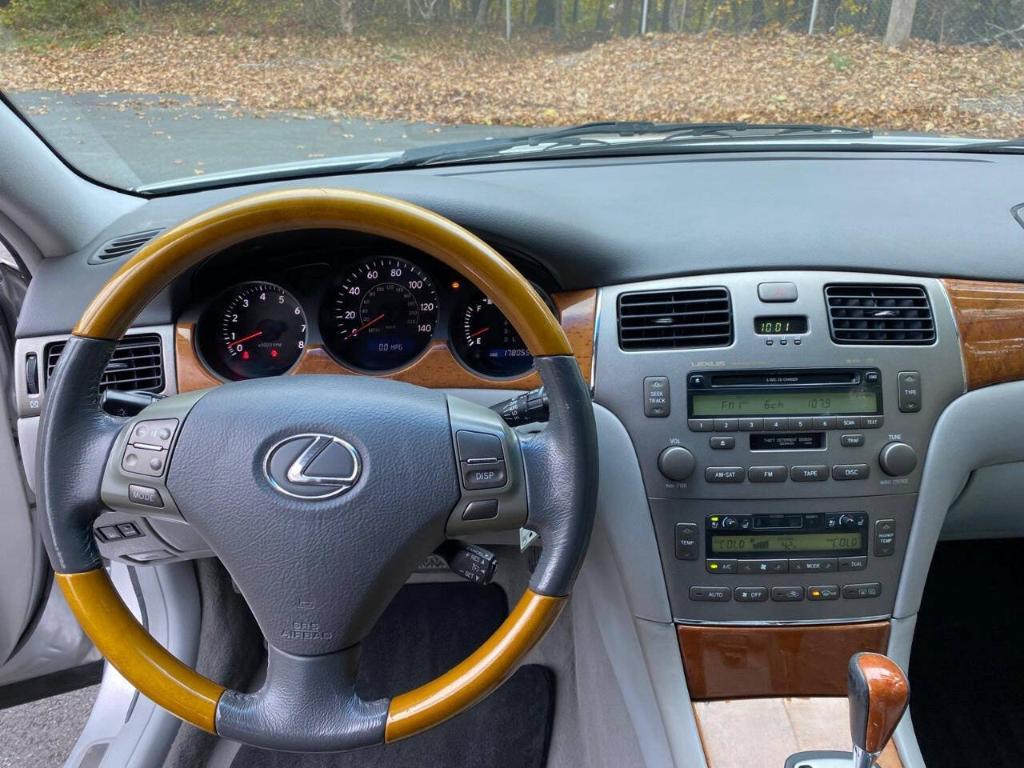 used 2005 Lexus ES 330 car, priced at $4,995