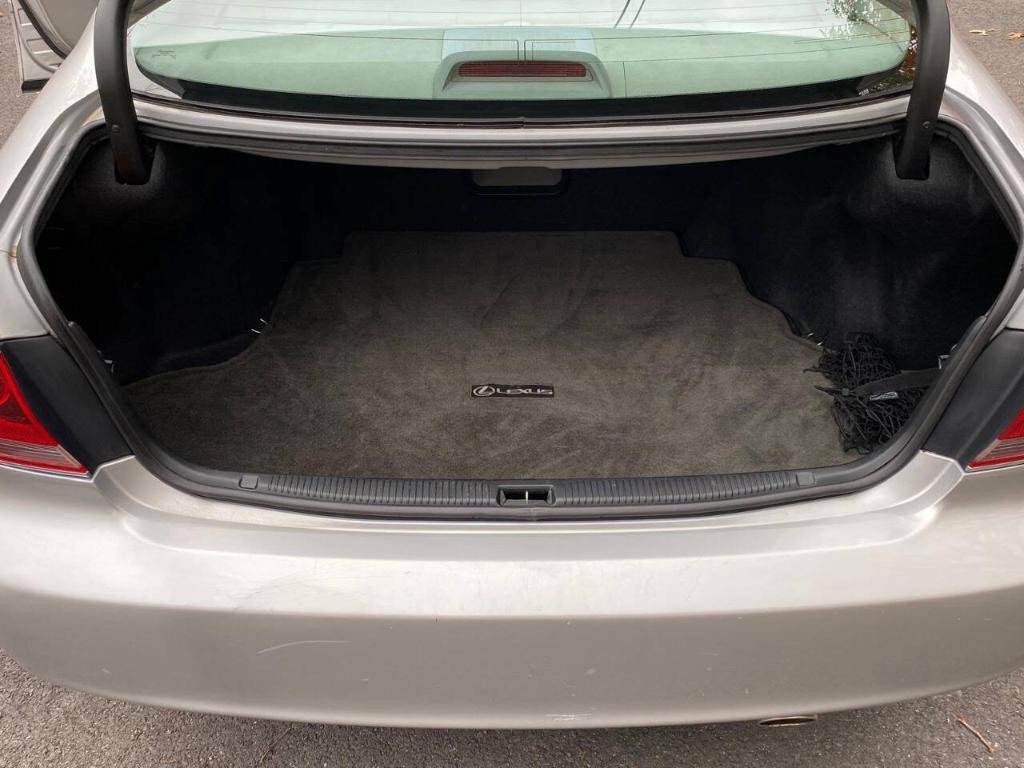 used 2005 Lexus ES 330 car, priced at $4,995