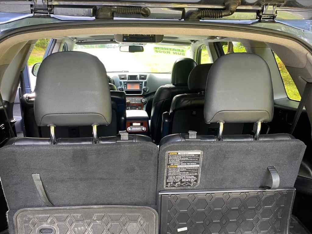 used 2013 Toyota Highlander car, priced at $10,900