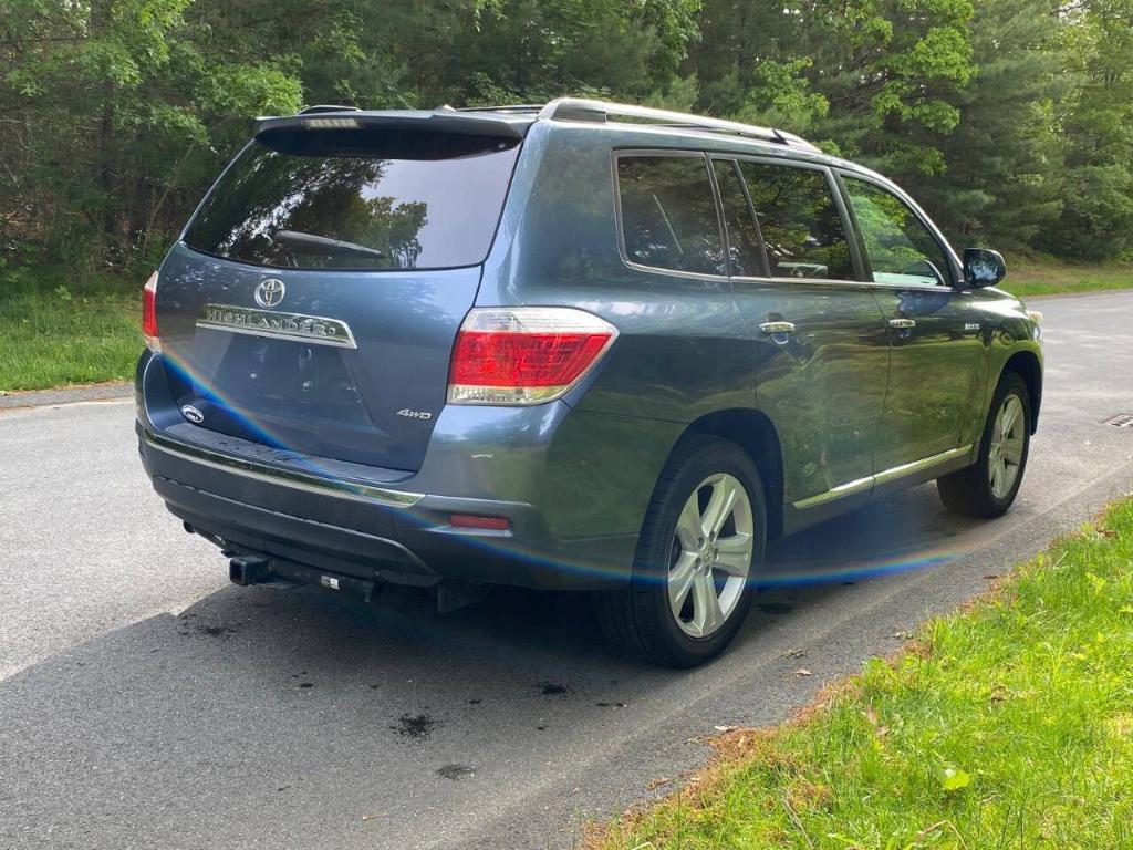 used 2013 Toyota Highlander car, priced at $10,900