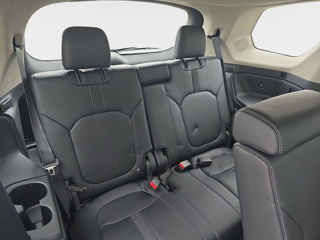 new 2025 Honda Pilot car, priced at $50,655