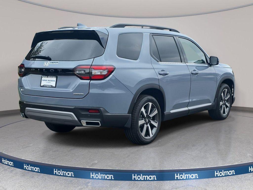 new 2025 Honda Pilot car, priced at $50,655