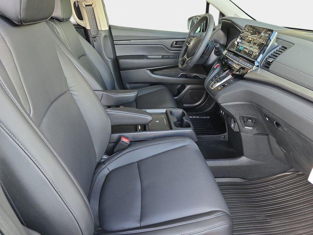 new 2026 Honda Odyssey car, priced at $45,250