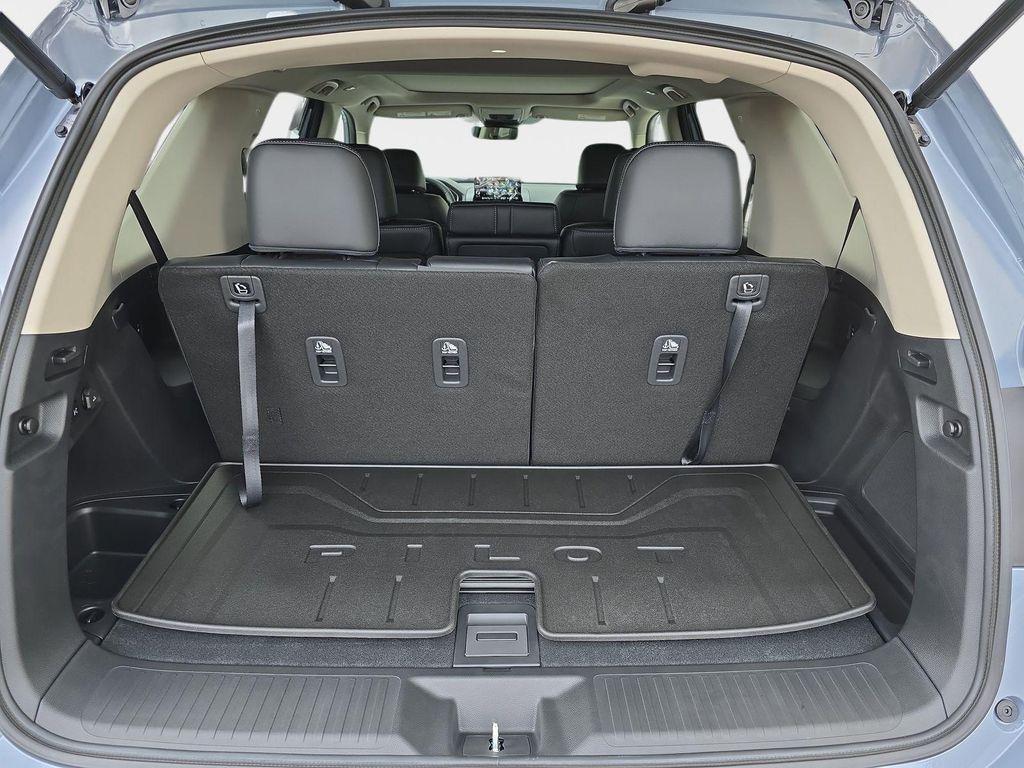new 2025 Honda Pilot car, priced at $50,655