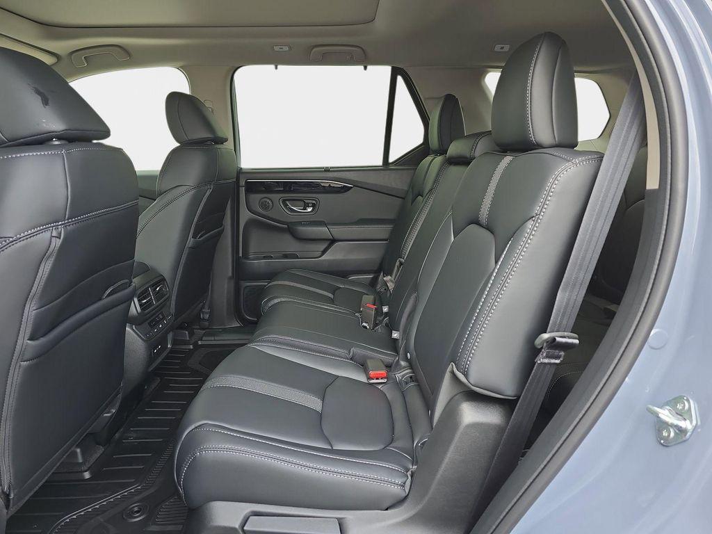 new 2025 Honda Pilot car, priced at $50,655