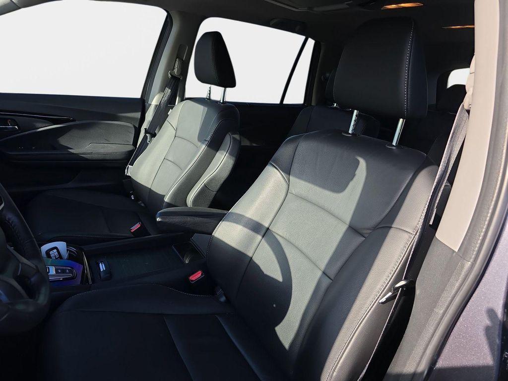used 2022 Honda Pilot car, priced at $35,155