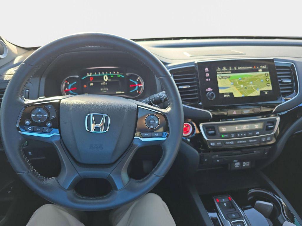 used 2022 Honda Pilot car, priced at $35,155