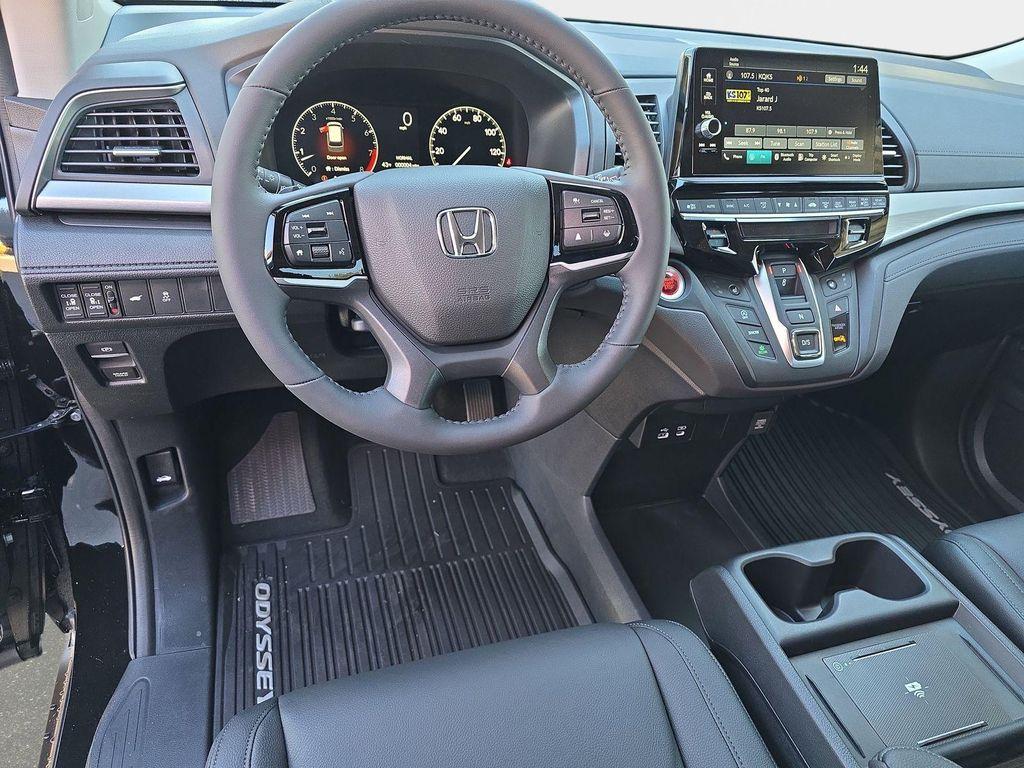 new 2026 Honda Odyssey car, priced at $44,290