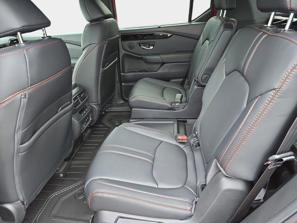 new 2025 Honda Pilot car, priced at $48,830