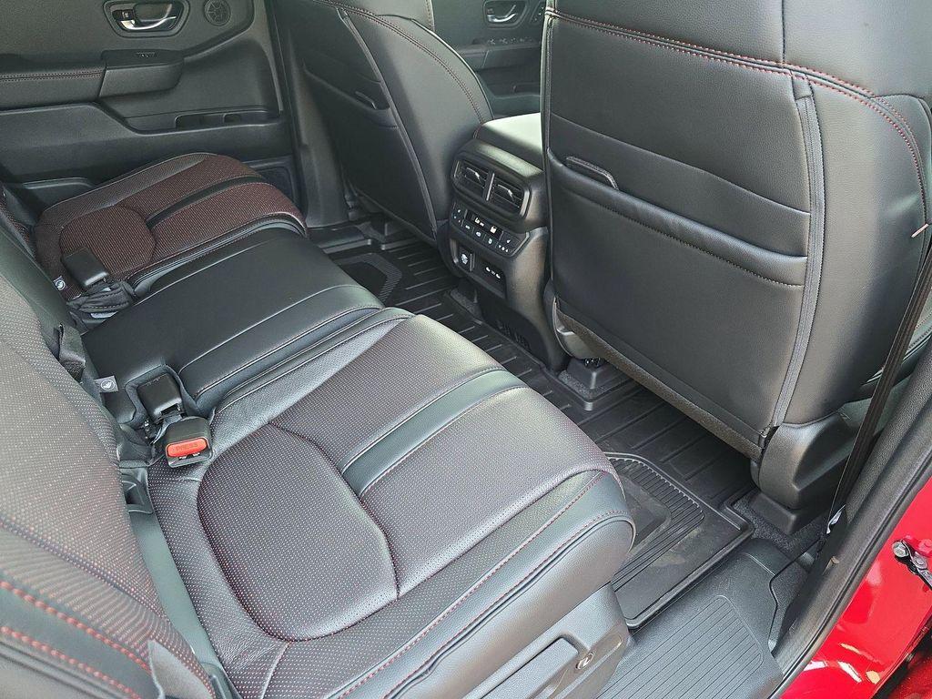 new 2025 Honda Pilot car, priced at $56,530