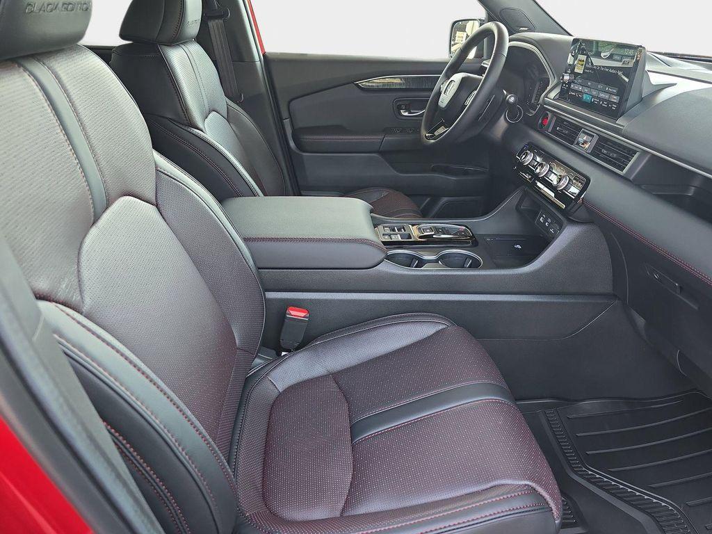 new 2025 Honda Pilot car, priced at $56,530