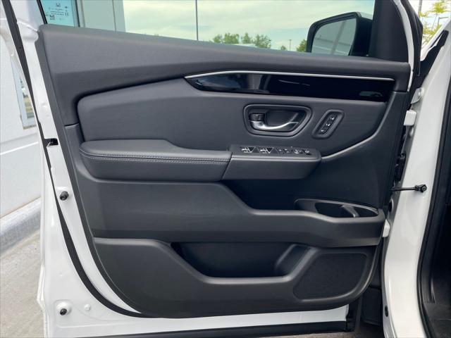 used 2025 Honda Pilot car, priced at $48,990