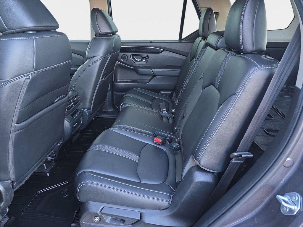 used 2023 Honda Pilot car, priced at $37,690
