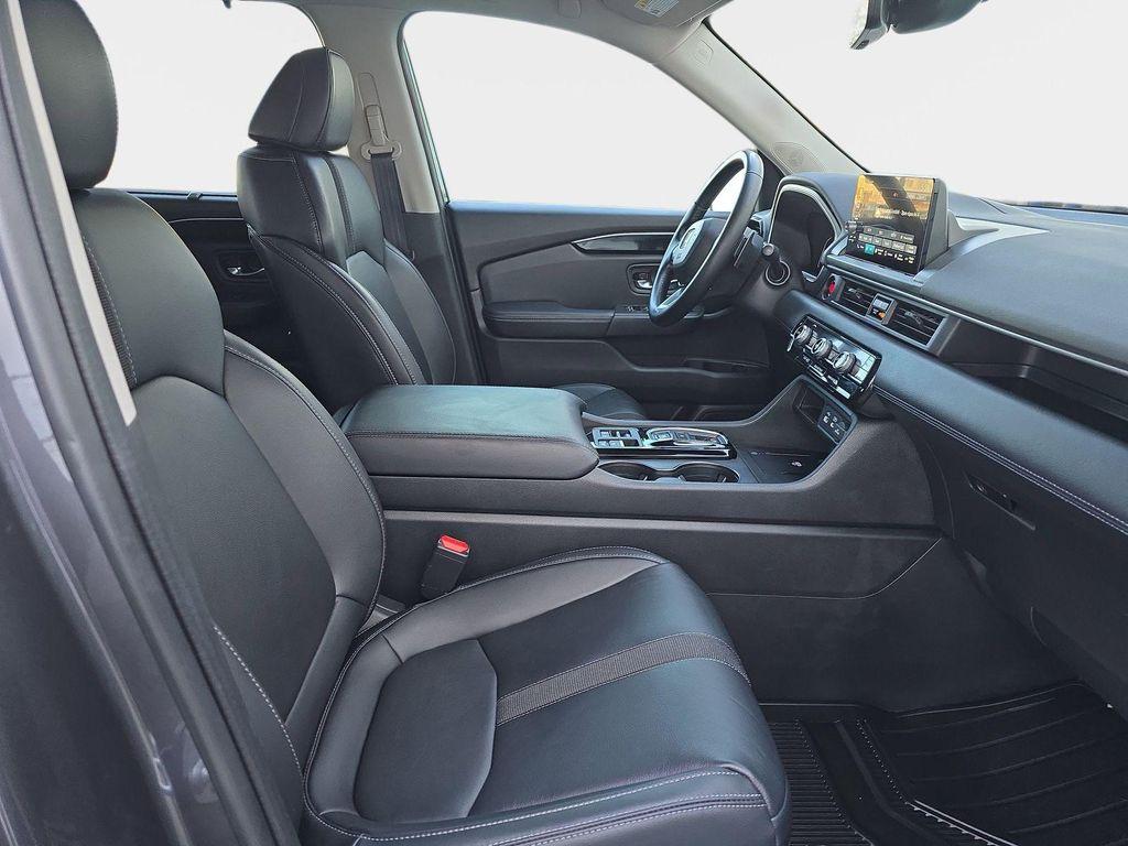 used 2023 Honda Pilot car, priced at $37,690