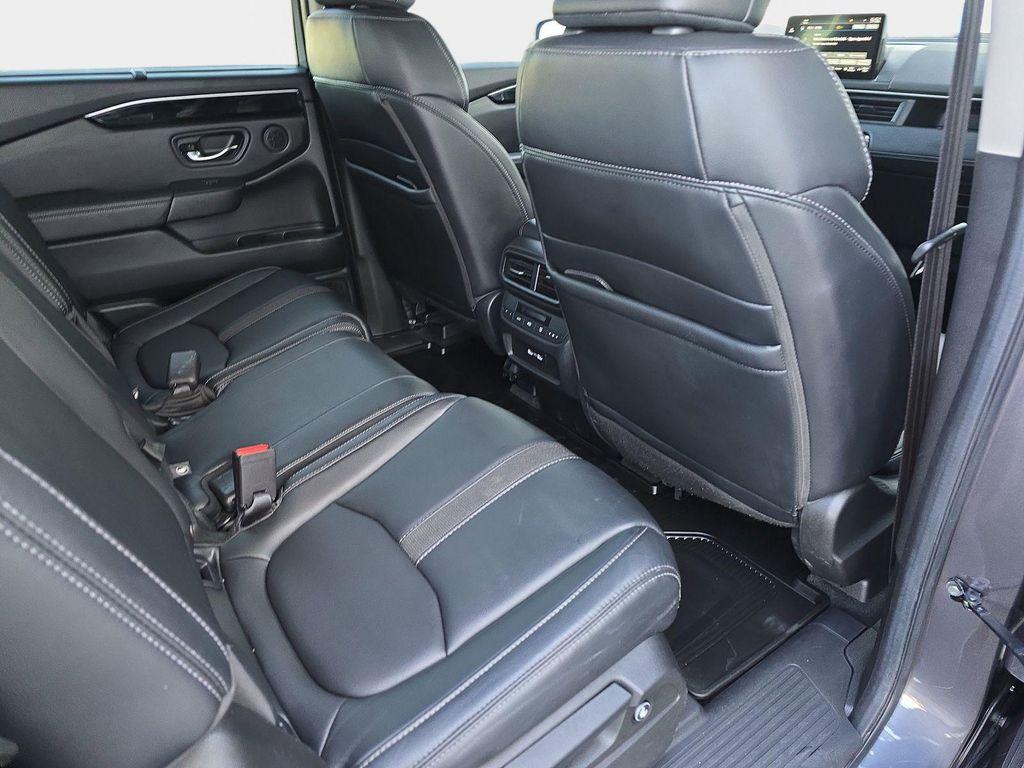 used 2023 Honda Pilot car, priced at $37,690