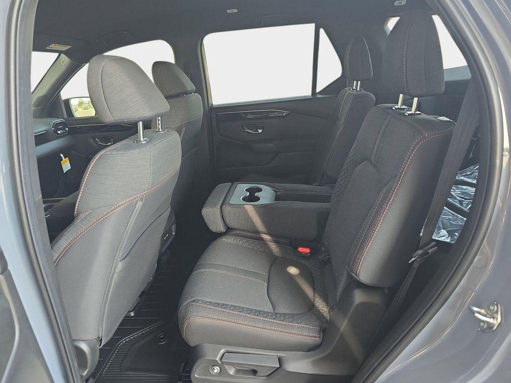 new 2025 Honda Pilot car, priced at $43,355