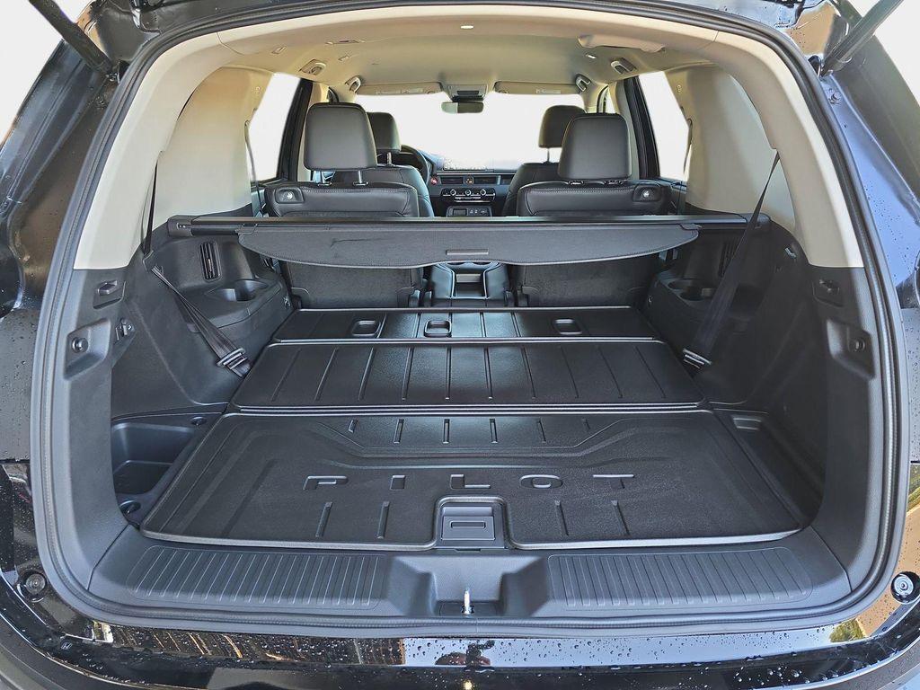 new 2025 Honda Pilot car, priced at $46,930
