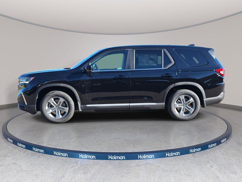 new 2025 Honda Pilot car, priced at $46,930