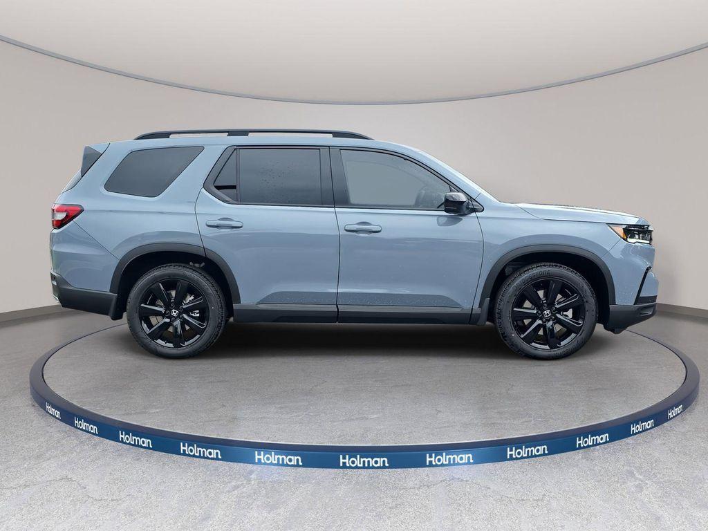 new 2025 Honda Pilot car, priced at $55,635